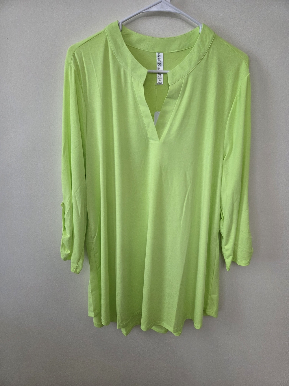 Dear Scarlett Women's Lightweight Neon Green Split-Neck Tunic Top-Size XL